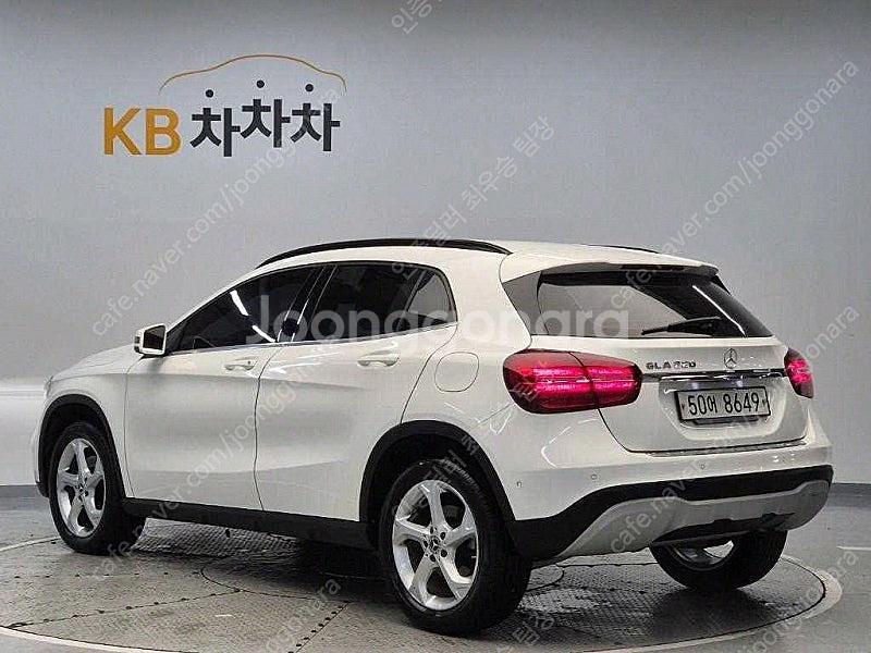 벤츠 GLA 중고 벤츠 GLA클래스 중고 흰색 2018년식 GLA220 수원중고차--2